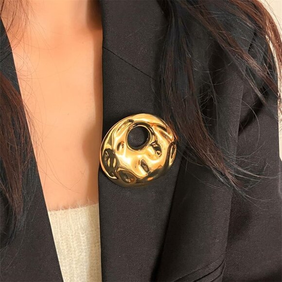 Vintage Geometric Brooch for Women and Men Chunky Hollow Round Disc Pin Jewelry - Picture 6 of 6